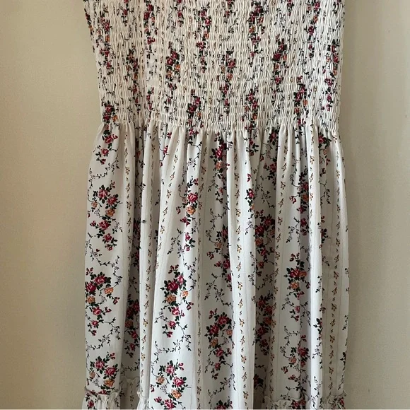 MELLODAY White Floral Ruffled Smocked Dress with Red and Green Accents - Picture 8 of 9